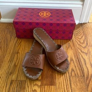 Tory Burch slides size 8
